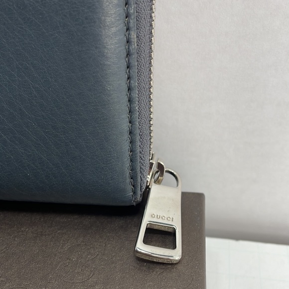 Authentic soho GUCCI gray leather wallet with Box, card, book and COA - Picture 5 of 15